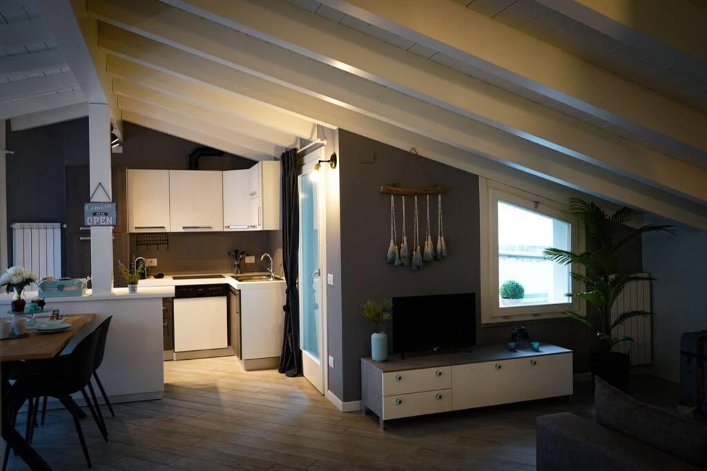 L'Attico Del Lago เซสโต คาเลนดิ ภายนอก รูปภาพ
